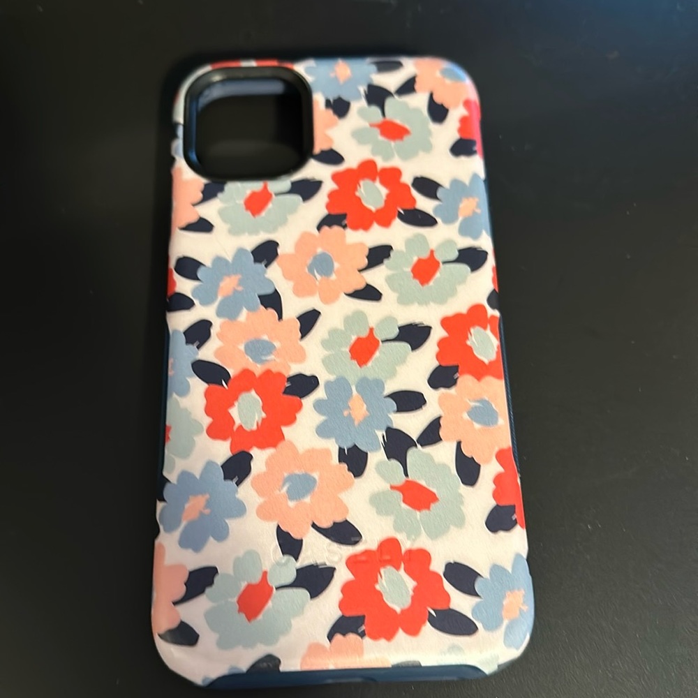 iphone 11 floral grip casley case.